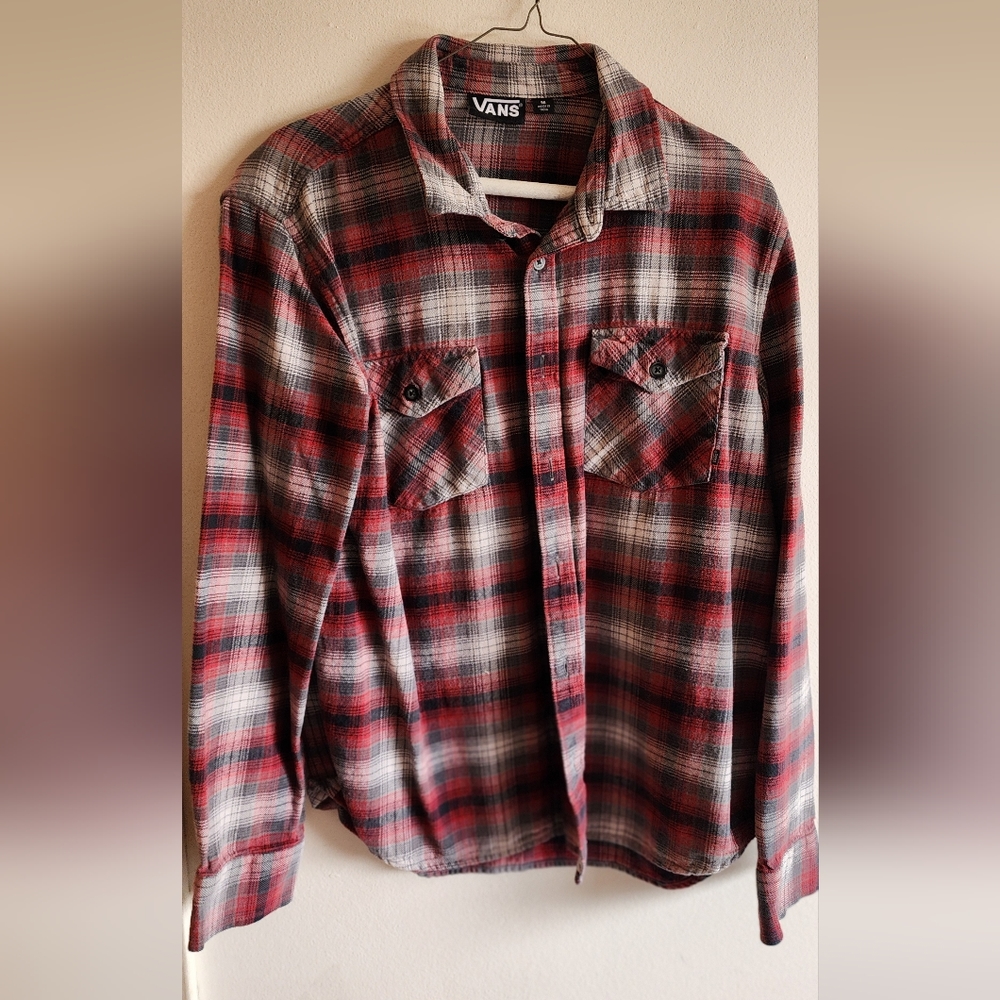 Vans red and black plaid medium long sleeve shirt